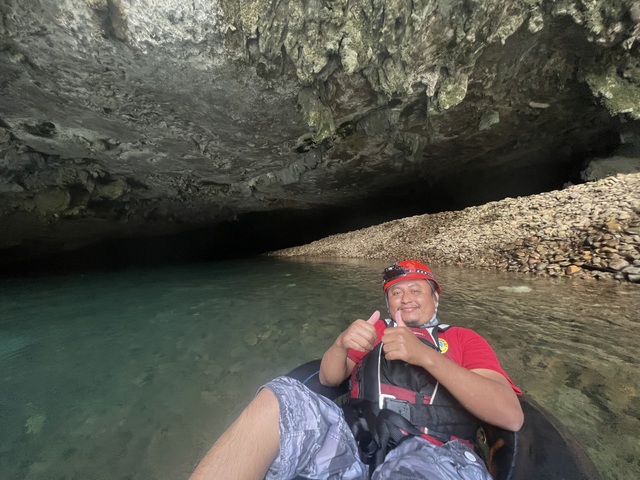 Belize Nohoch Che'en Caves Branch Cave Tubing Excursion with Lunch Wonderful one of a kind experience