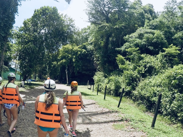 Belize Nohoch Che'en Caves Branch Cave Tubing Excursion with Lunch Loved it!