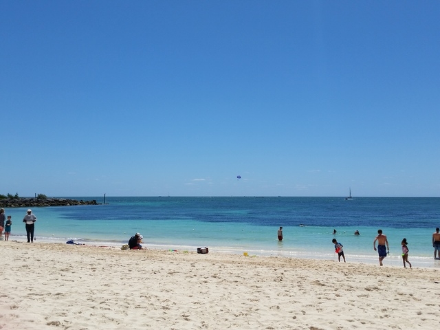 Freeport Prop Club Beach Bar and Grill at Grand Lucayan Day Pass Beautify Place!