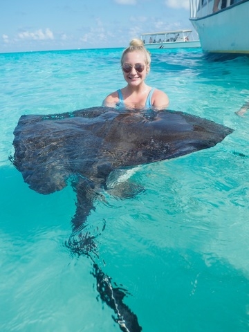Grand Cayman Captain's Choice Reef and Stingray City Snorkel Excursion Fell in love with Cayman 