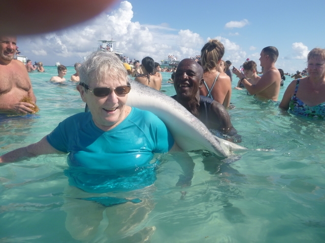 Grand Cayman Stingray City, Coral Gardens, and Starfish Snorkel Super Combo Excursion Nightmare crowd scene - not worth it