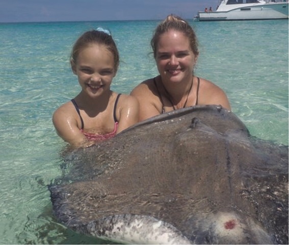 Grand Cayman Stingray City, Coral Gardens Snorkel, and Turtle Farm Excursion Great Experience 