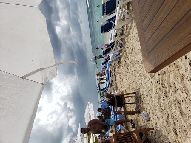 Mr. Sanchos Beach All Inclusive Day Pass Cozumel Roberto when you're sober Beto when you're drunk 