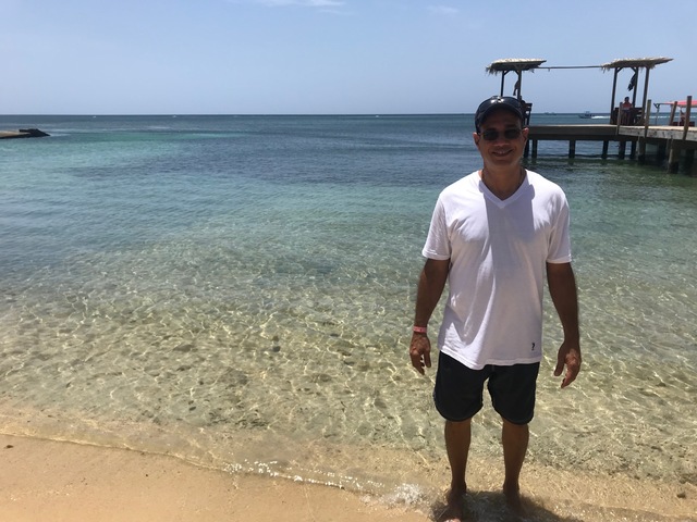 Roatan City Highlights, Monkey and Sloths, Snorkel, and Beach Excursion More than what I expected!