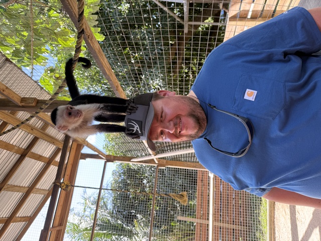 Roatan City Highlights, Monkey and Sloths, Snorkel, and Beach Excursion Would give more stars if possible!!