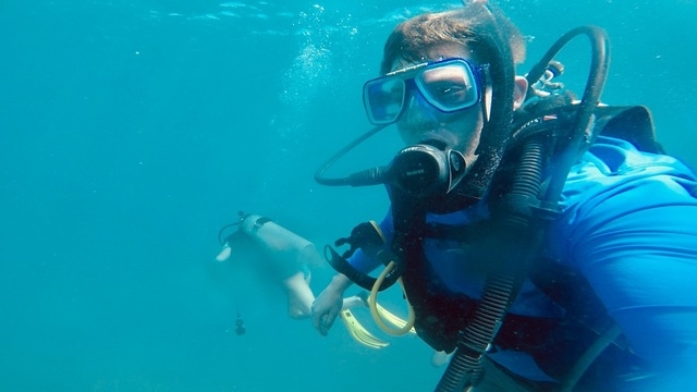 Roatan Discover SCUBA Diving Excursion for Beginners with Boat Dive amazing time!