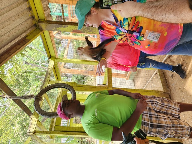 Roatan Private Highlights Sightseeing Excursion Had a great time!