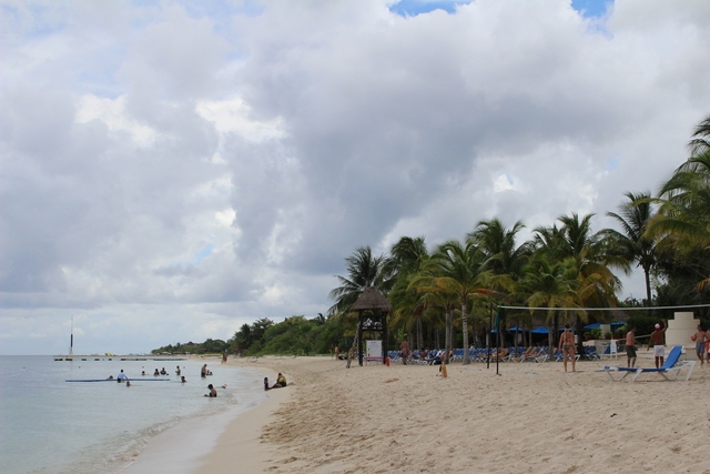 Roatan West Bay Bananarama Resort Beach Day Pass Excursion Had a Blast, 2nd Visit!