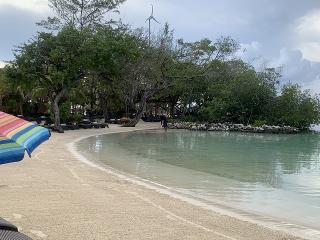 Roatan Zipline and Little French Key Beach Break Excursion Beautiful 