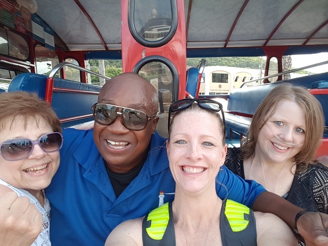 St. Thomas Sightseeing Highlights and Beach Excursion Happy customer