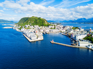 Alesund Hop On Hop Off City Sightseeing Bus Excursion