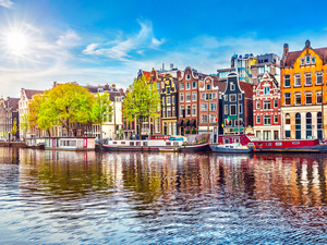 Amsterdam Hop On Hop Off Bus and Boat Sightseeing Combo Excursion