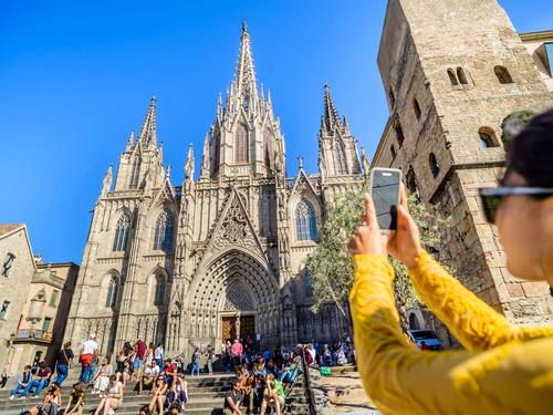 Barcelona gaudi art Excursion Reservations