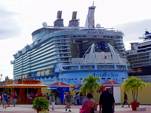 St Maarten beach break Trip