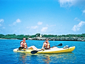 Curacao Kayaking and Shipwreck Snorkel Excursion