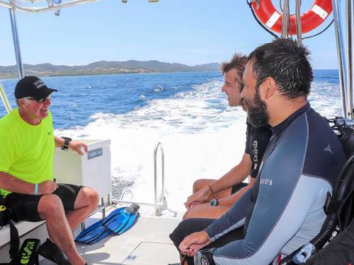 Roatan Honduras mr bud Diving Shore Excursion Reservations