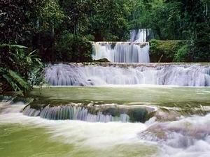 Falmouth Dunn's River Falls and Ocho Rios Highlights Sightseeing Excursion with Jamaican Lunch