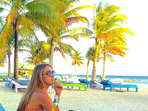 Roatan Honduras painting Trip Prices