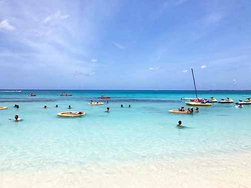 Grand Cayman heroes square Cruise Excursion Reservations