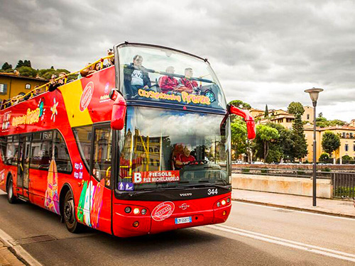 Livorno to Pisa and Leaning Tower Entrance Ticket with Optional Walk Excursion