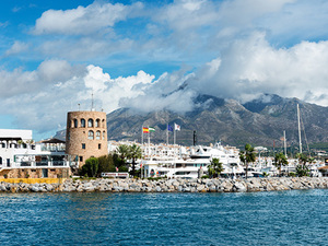 Malaga to Marbella and Banus Sightseeing and Shopping Excursion