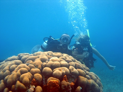 Cartagena  Colombia maximum depth 30 feet Cost