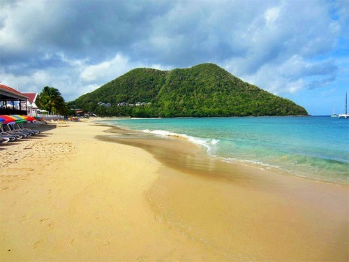 St. Lucia Sightseeing Boat Cruise and Reduit Beach Excursion with Lunch ...