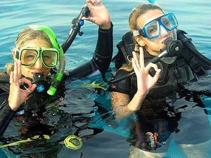 Roatan Discover Befinner SCUBA Diving Excursion with Boat Dive
