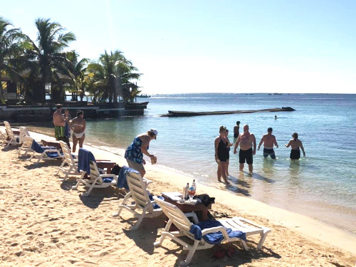 Roatan Honduras Family Day Pass Trip Booking