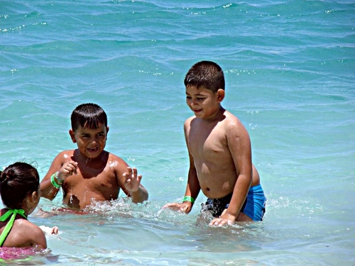 Roatan Honduras parrot tree resort Trip Cost