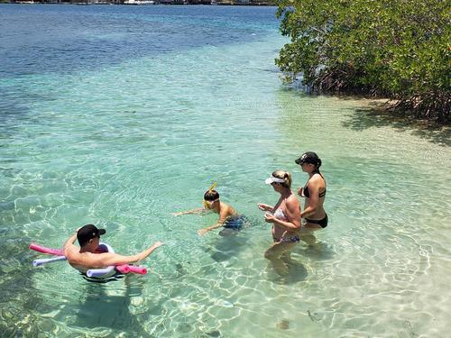 Roatan  Honduras Private Highlights Boat Excursion Reservations