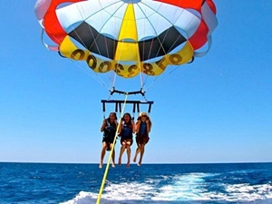 Roatan Parasailing, Sightseeing, and West Bay Beach Excursion
