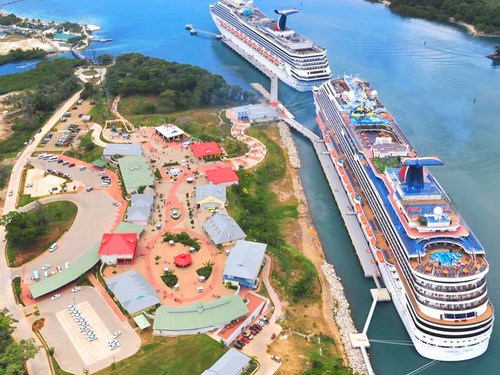 Roatan Private Chocolate Rum cake Factory, Sightseeing and Beach Break Excursion 