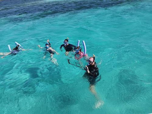 Roatan Secluded island Boat  Shore Excursion Reservations