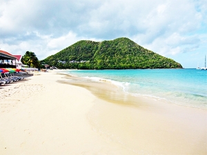 St. Lucia Sightseeing Boat Cruise and Reduit Beach Excursion with Lunch