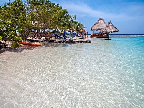 Roatan beach day pass Trip Prices