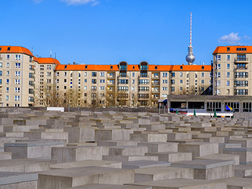 Warnemunde (Berlin) Checkpoint Charlie Shore Excursion Reviews